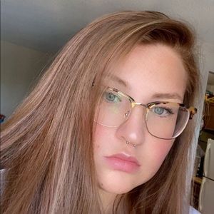 Meet your Posher, Taya